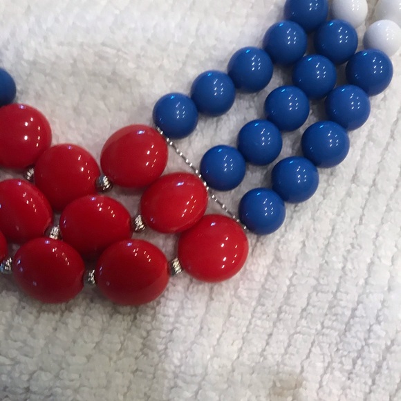 Necklace short red white blue NWOT - Picture 3 of 3